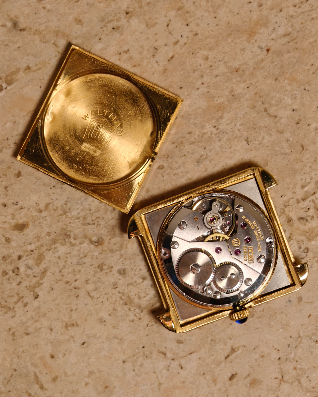 Waltham Maxim Gold Onyx 70'