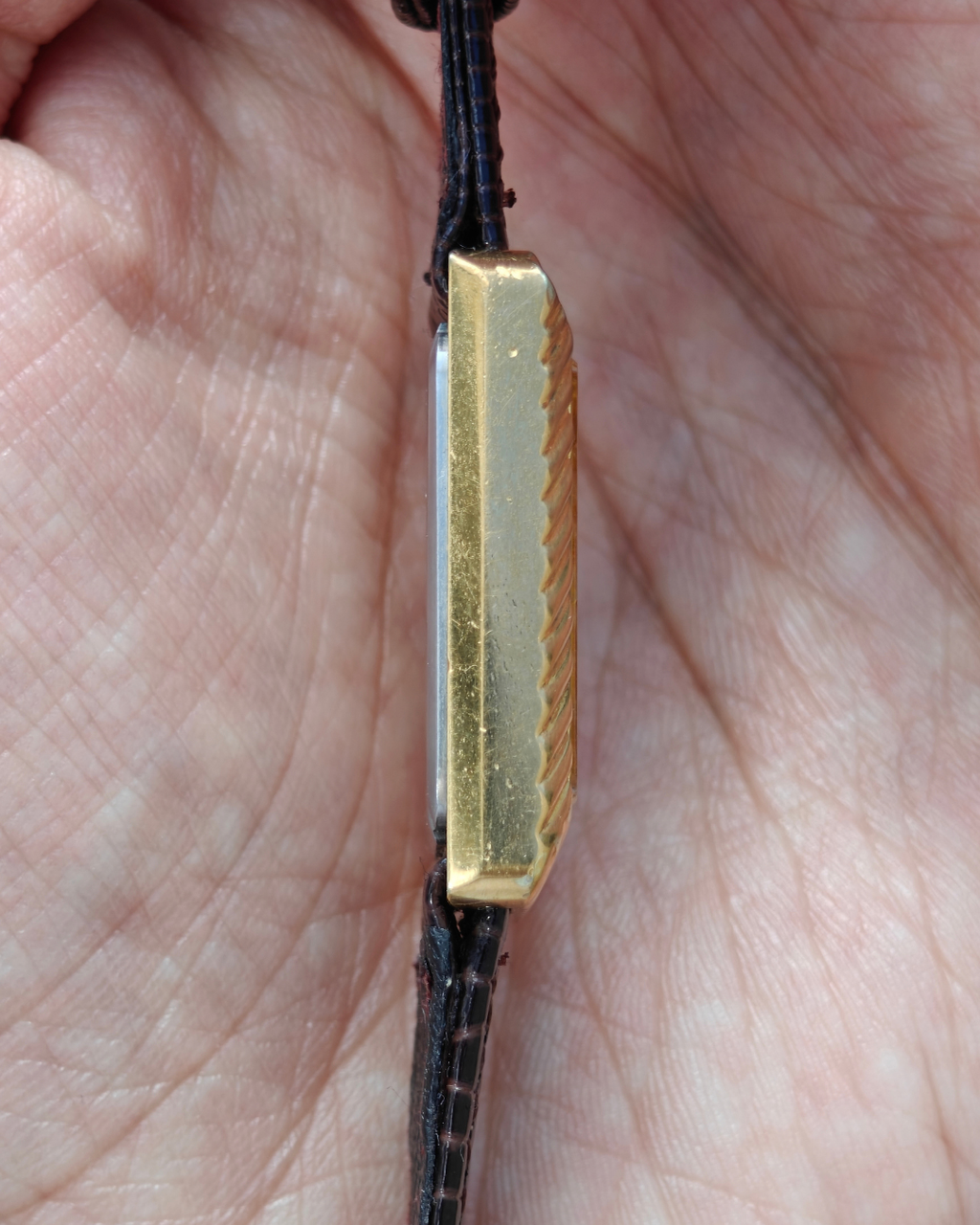 Waltham Maxim Fluted Stone 70'